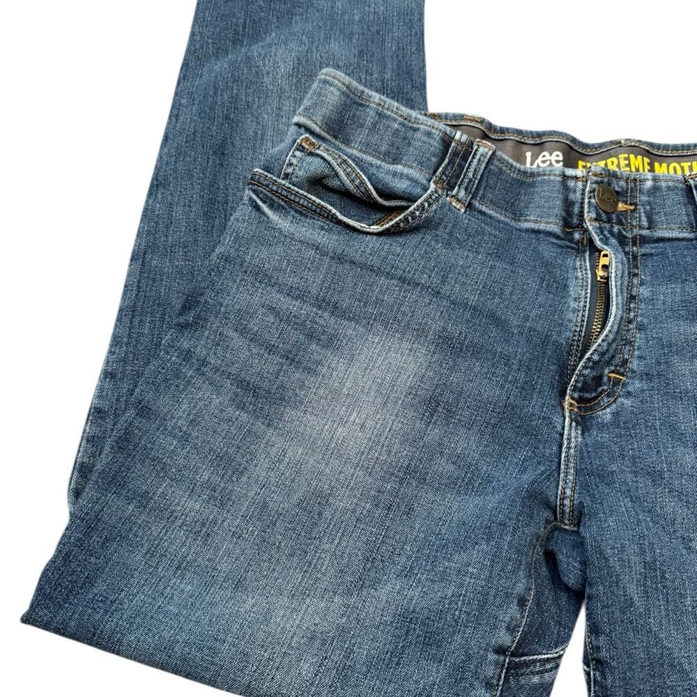 EUC Lee Men's Blue Jeans - Picture 2 of 9